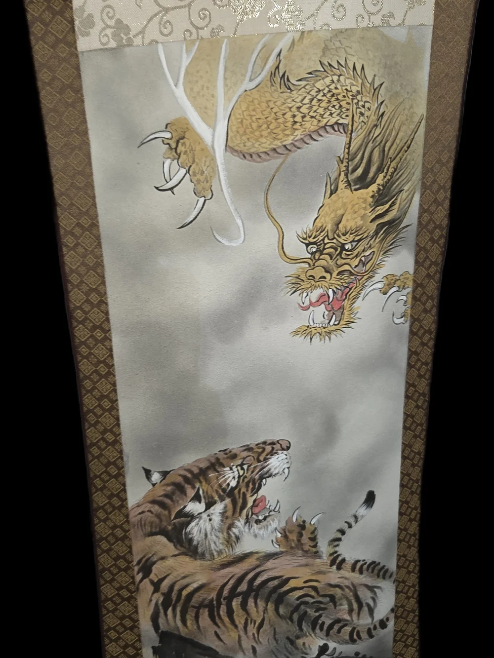 Kakejiku Hanging Scroll Artwork w/ Dragon & Tiger